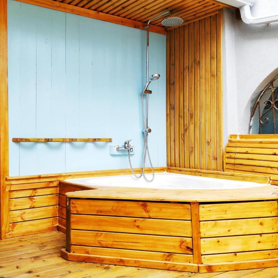1000Nights Urban Garden Apartment Тел Авив Екстериор снимка
