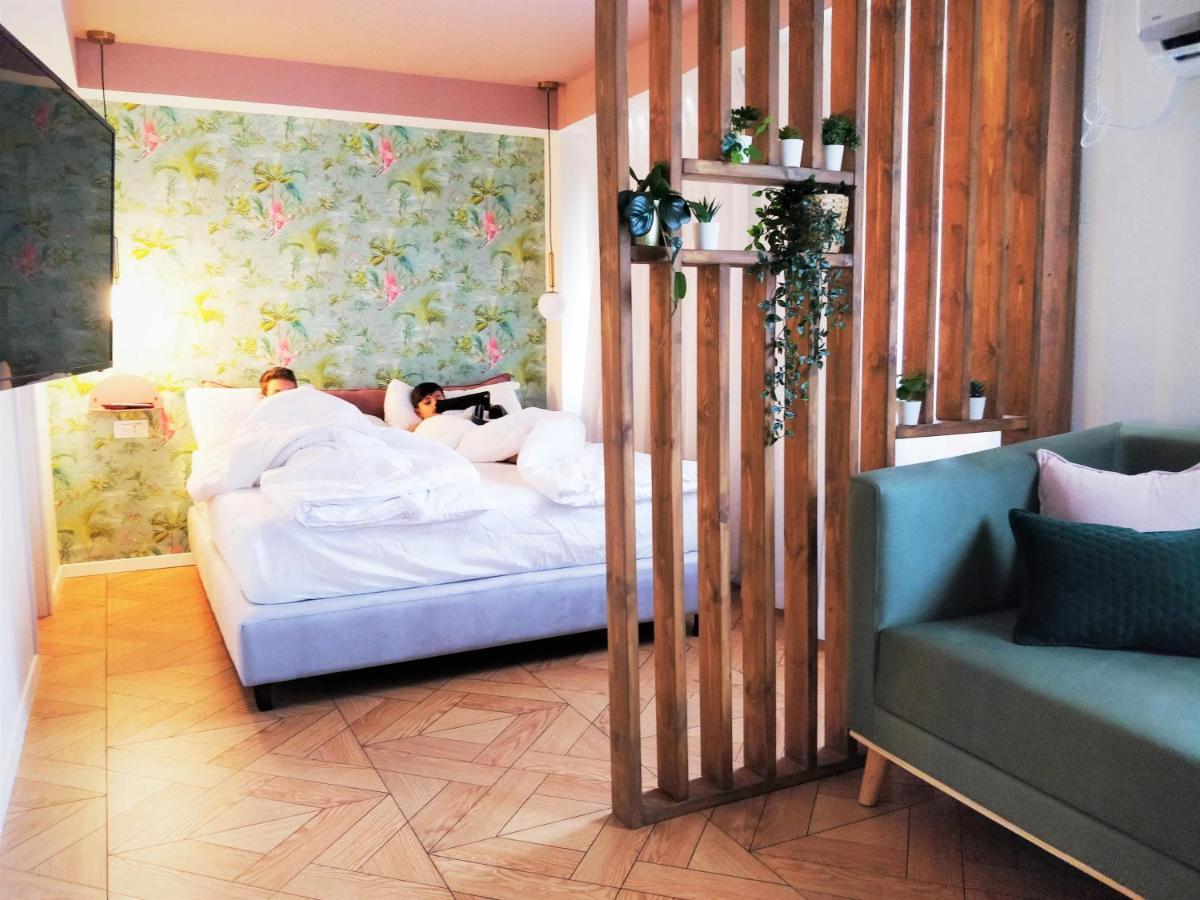 1000Nights Urban Garden Apartment Тел Авив Екстериор снимка